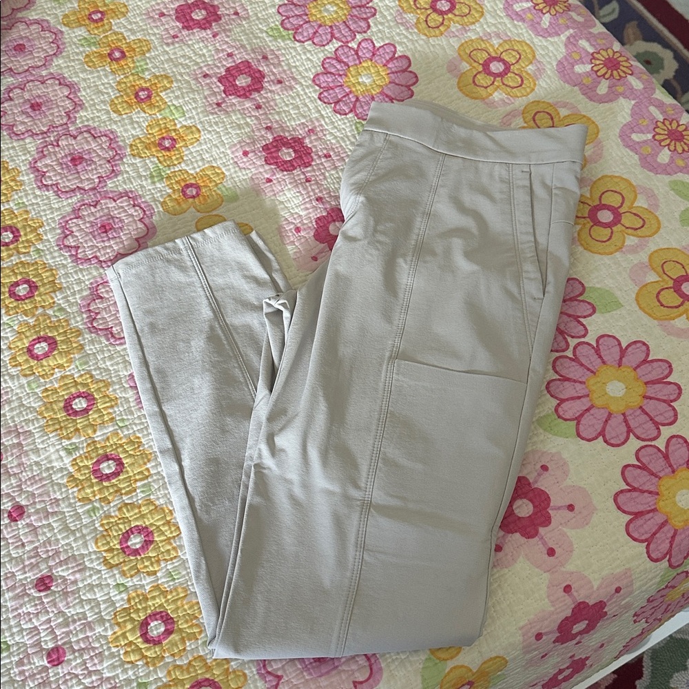Athleta Wander Stash  Pants Light khaki Tan -Style 353676-05 size 10